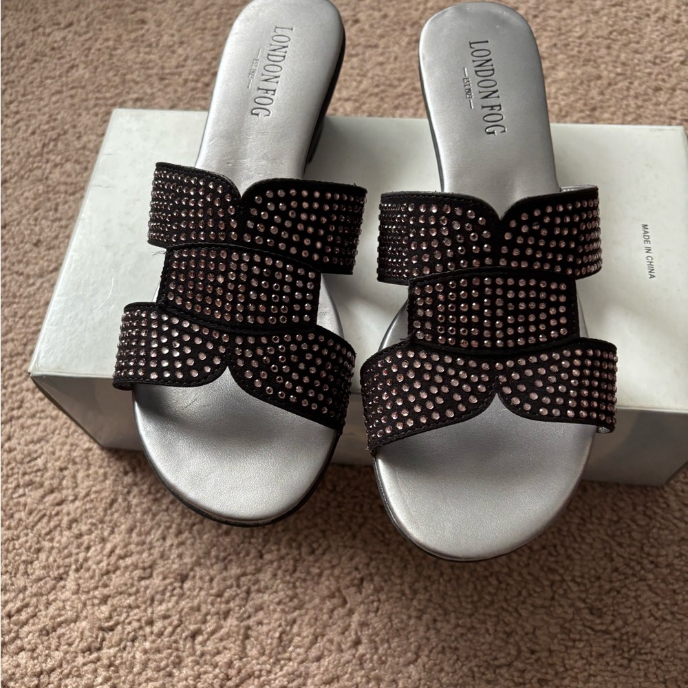London Fog Women's size 8 Black and rhinestone Embellished Sandals